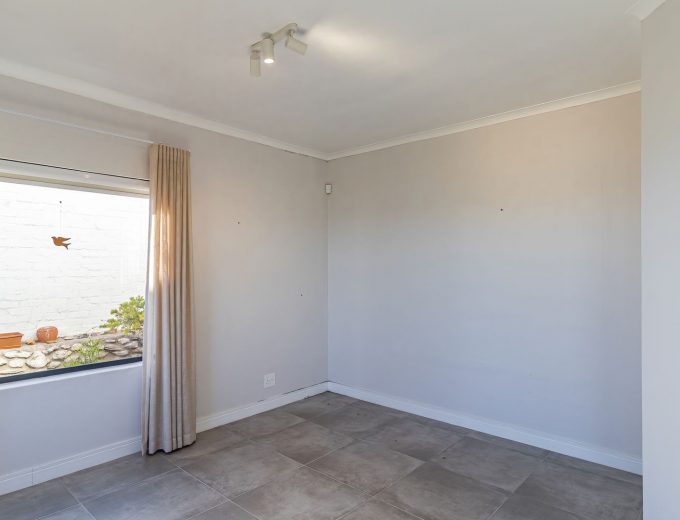 RENTAL: RIVERVIEW RETREAT IN PORT OWEN (WEST COAST)