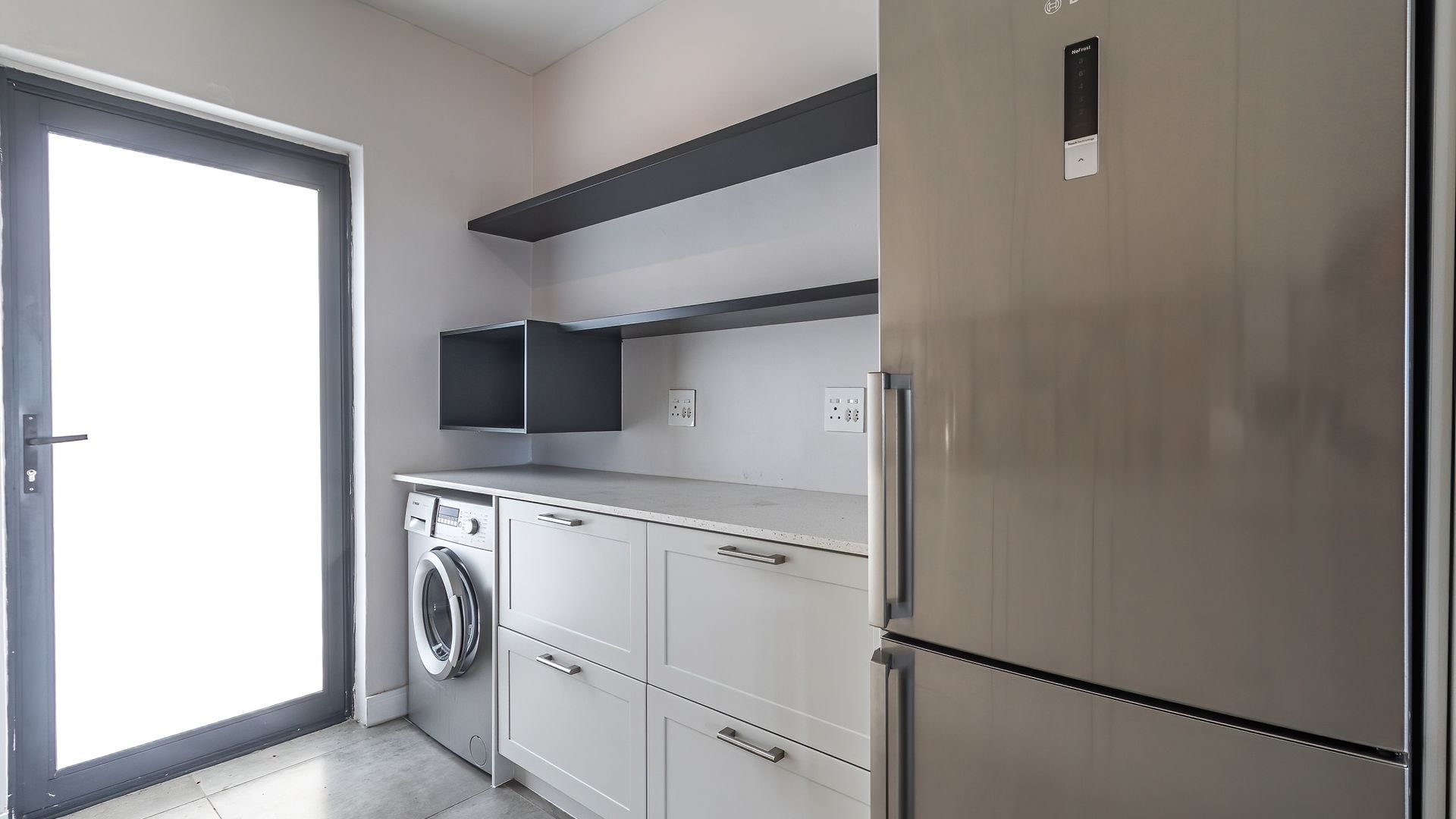 RENTAL: RIVERVIEW RETREAT IN PORT OWEN (WEST COAST)