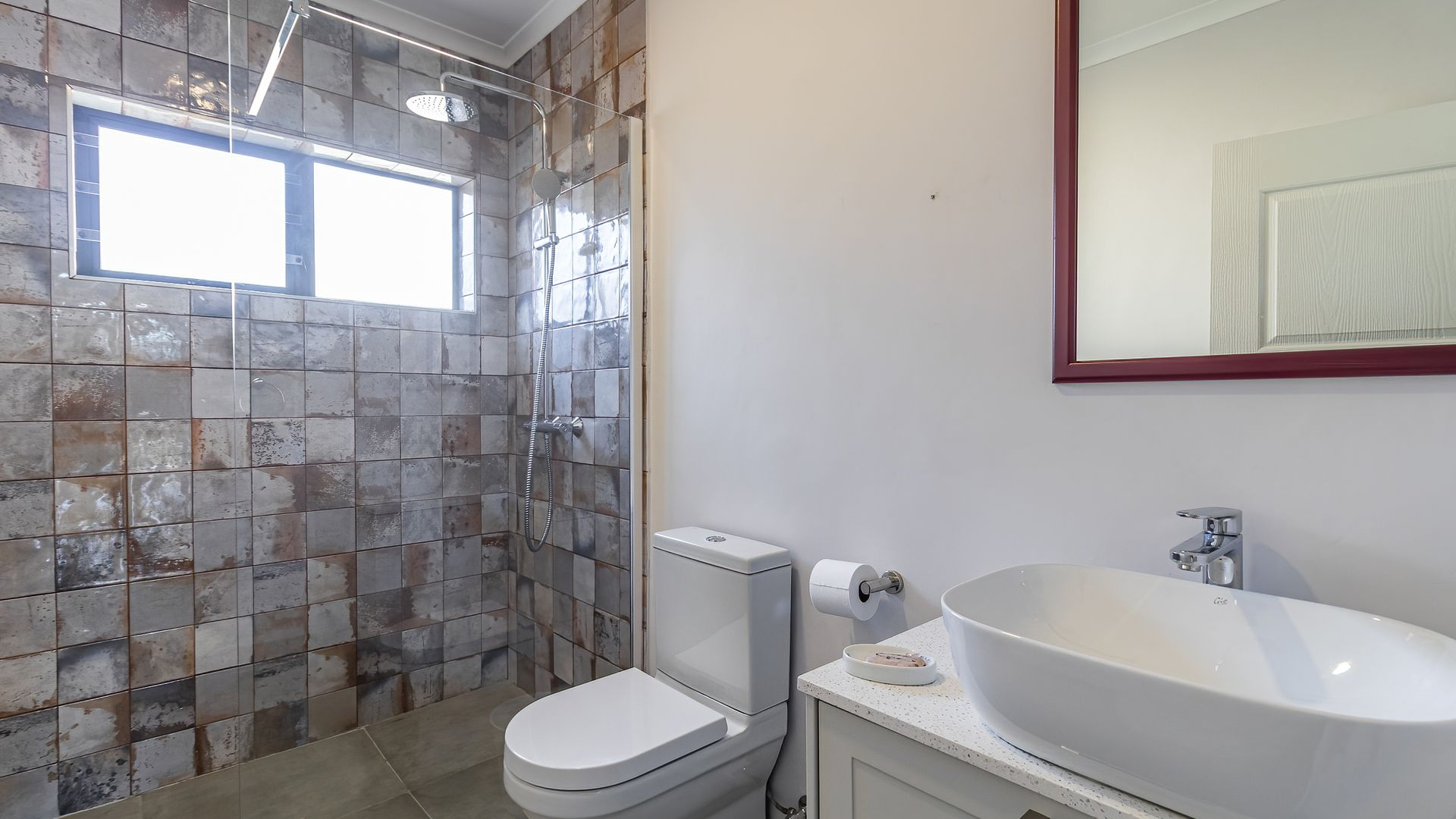 RENTAL: RIVERVIEW RETREAT IN PORT OWEN (WEST COAST)