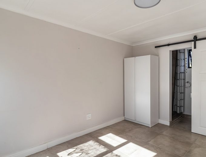 RENTAL: RIVERVIEW RETREAT IN PORT OWEN (WEST COAST)