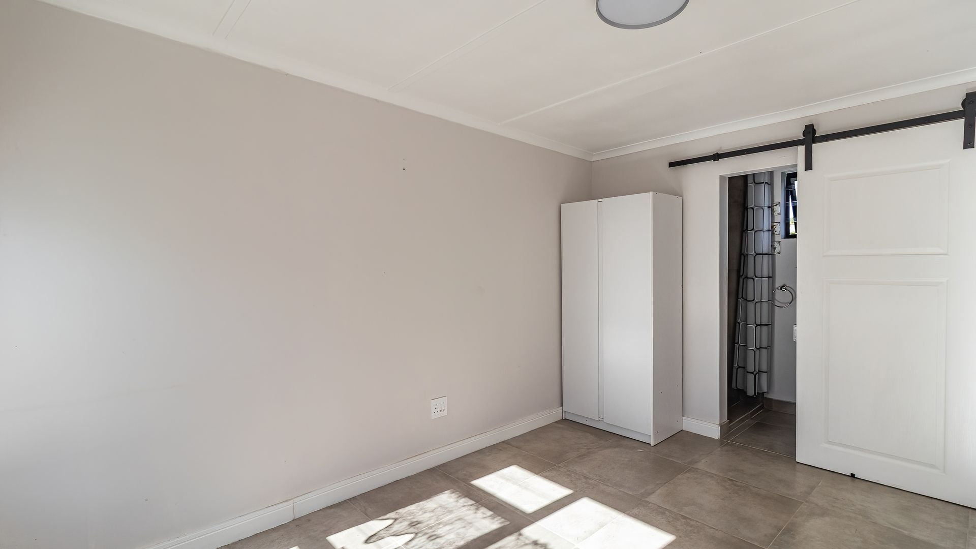 RENTAL: RIVERVIEW RETREAT IN PORT OWEN (WEST COAST)