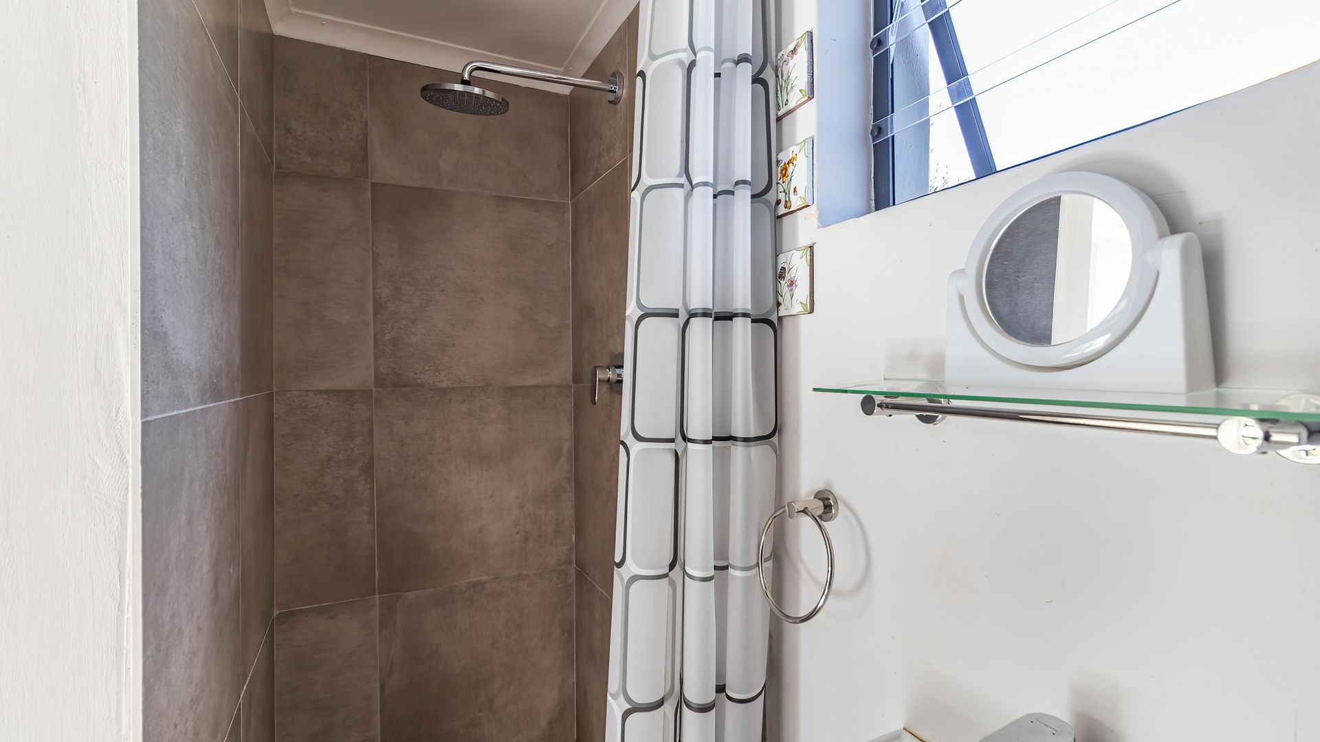 RENTAL: RIVERVIEW RETREAT IN PORT OWEN (WEST COAST)