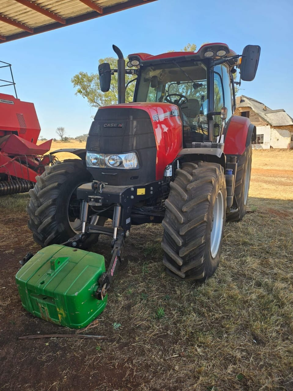 Case Puma 165. Stel gewone gewigte ingesluit. Model 2017 Ure 3350 R 1 450 000 plus btw. Noordwes.