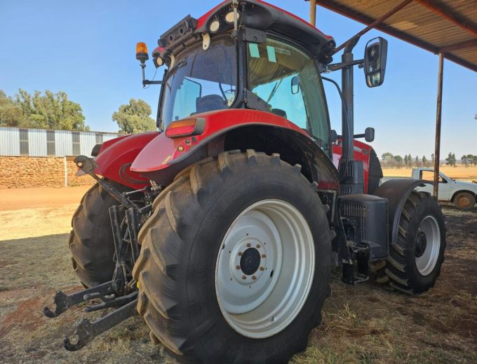 Case Puma 210. Vol AFS. Model 2022 Ure 1652 R 1 975 000 plus btw Vrystaat