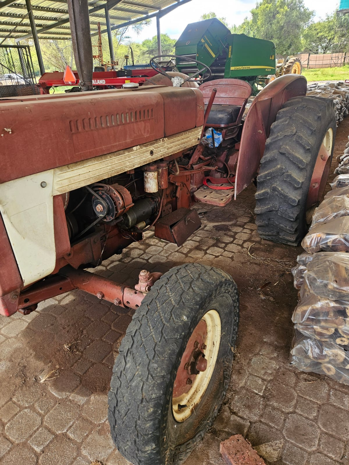 International 543 Trekker