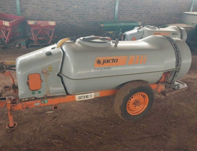 1000 Liter Jacto Arbus Boord Spuit