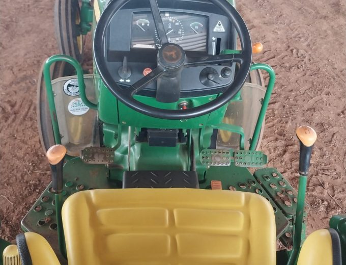 John Deere 5055 Wingerd Trekker