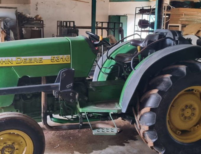 John Deere 5310 Trekker