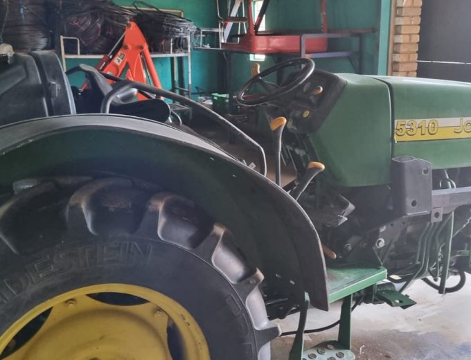 John Deere 5310 Trekker